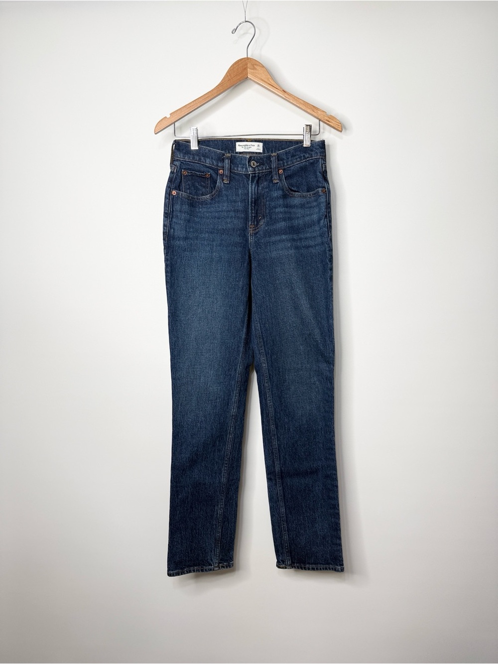 Abercrombie & Fitch The 90's Straight Mid Rise Curve Love Jean 25 Long